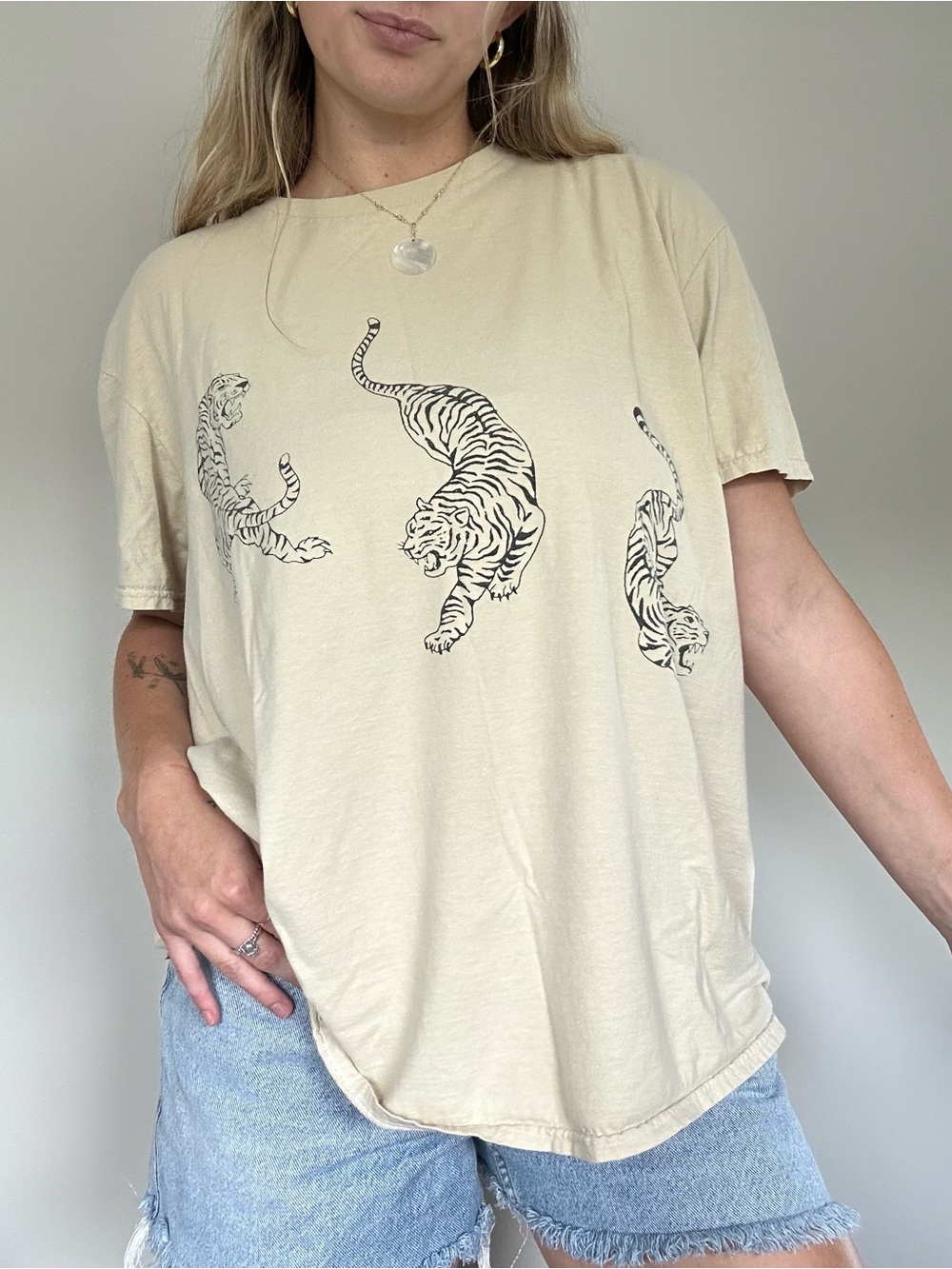 Urban Outfitters Short-Sleeve Tee with Black Tiger Graphic